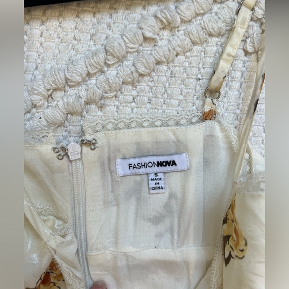 Reformation inspired Fashion Nova Floral White Spring/Summer Sun Dress - Picture 3 of 5